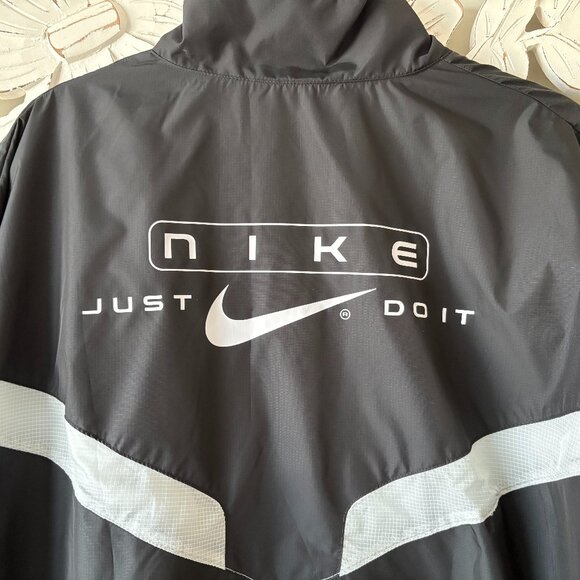 Nike Two Tone Windbreaker - Picture 7 of 9